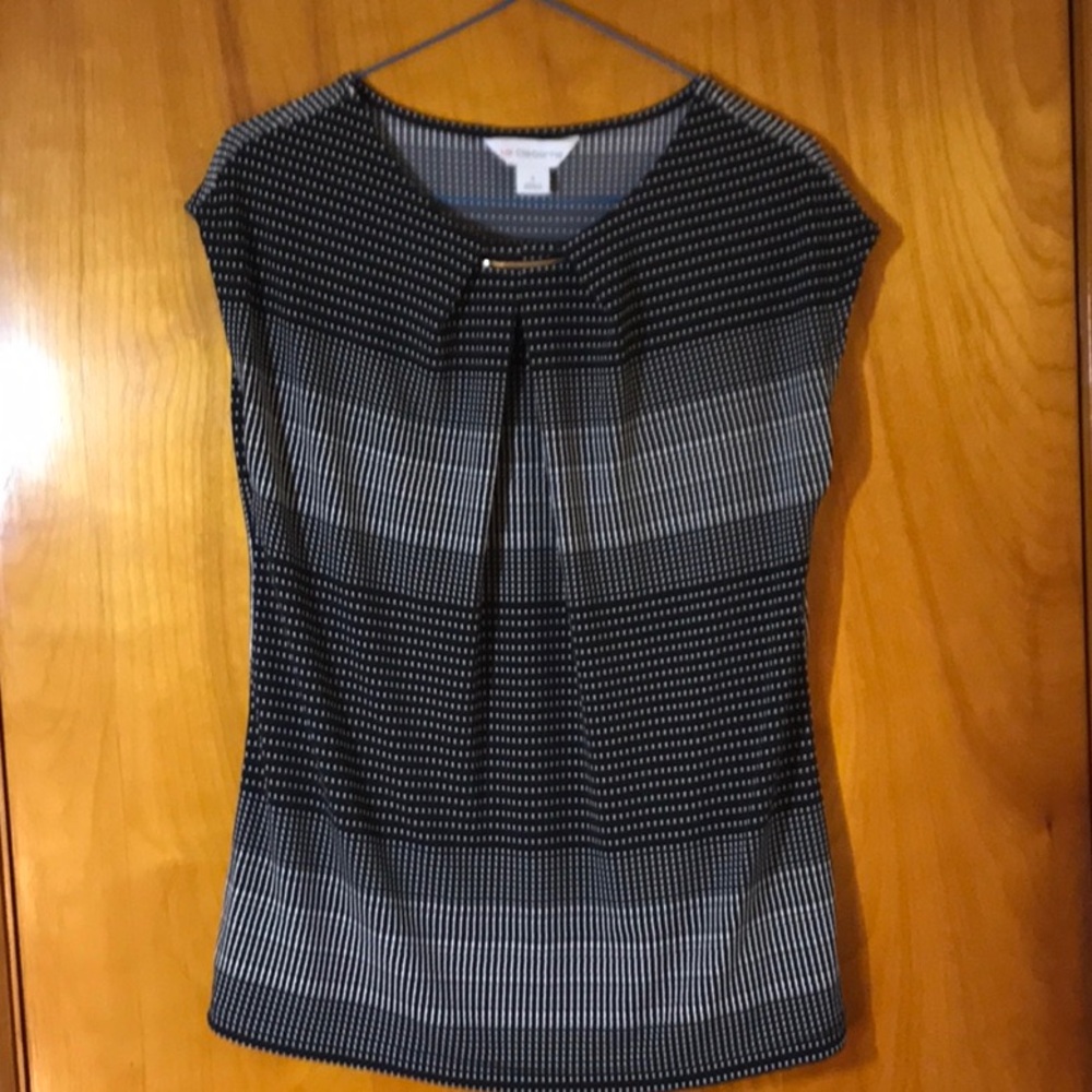 Woman’s Liz Claiborne sleeveless blouse